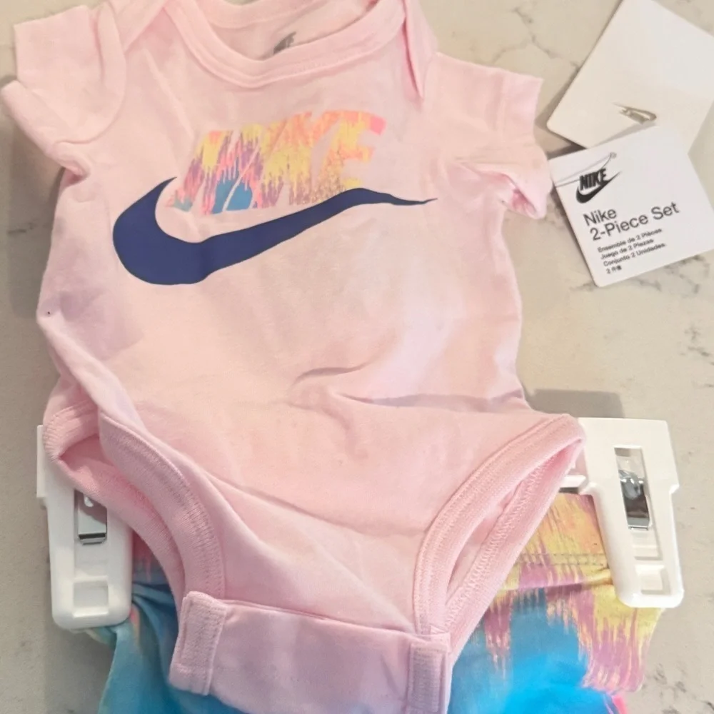 NWT NIKE Baby Girls Futura Bodysuit and Leggings, 2 Piece Set -newborn onesie - Picture 7 of 10
